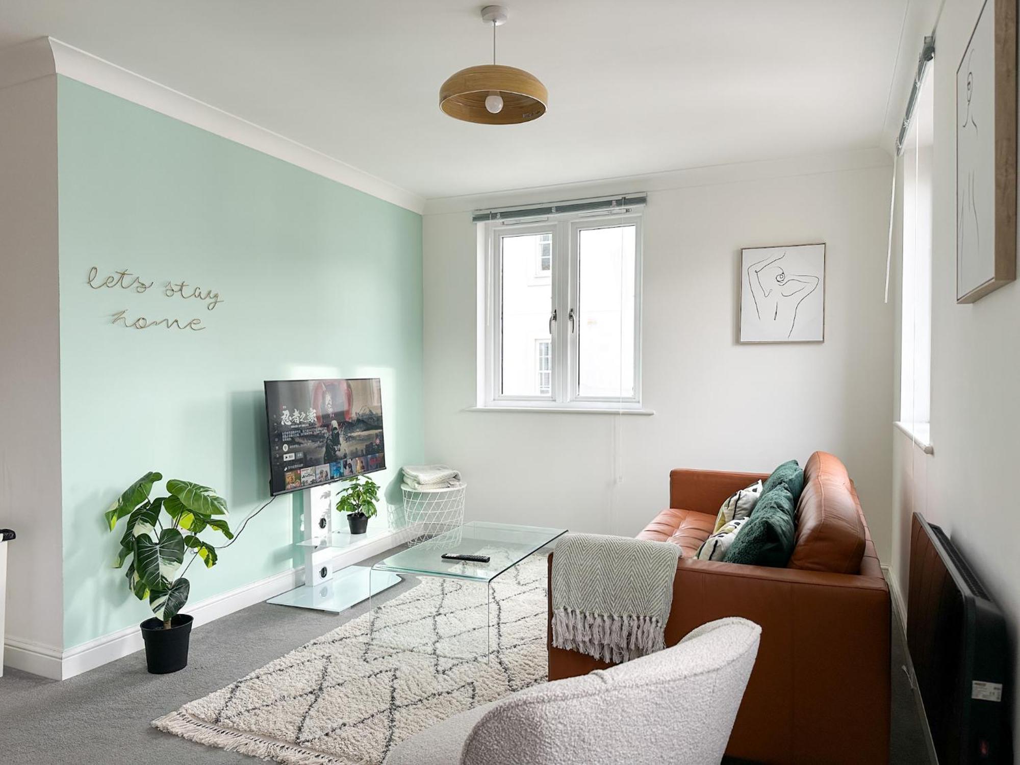 Luxury 2 Bedroom City Centre Apartment - Secure Parking - Amazing Location! Кентърбъри Екстериор снимка