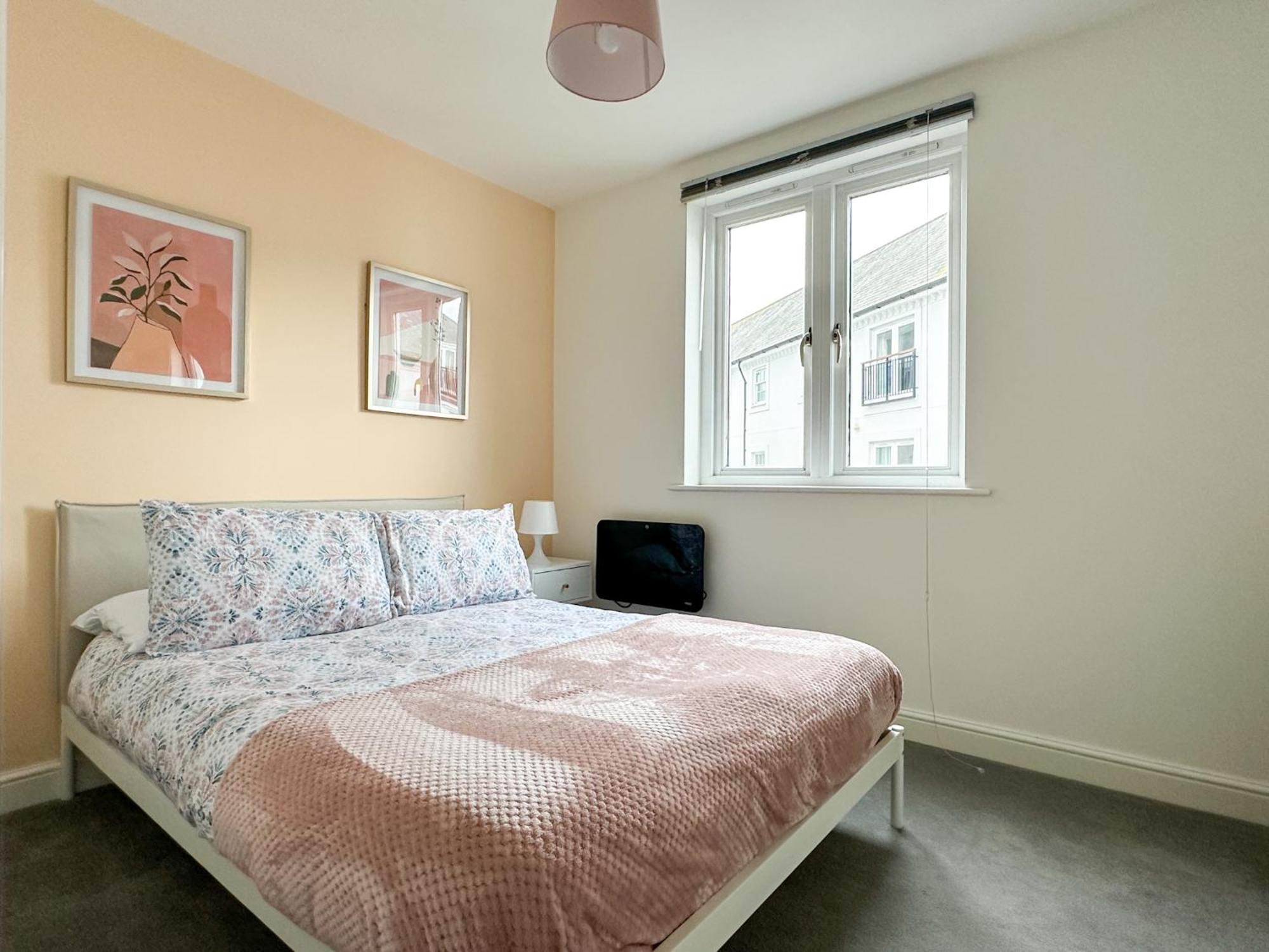 Luxury 2 Bedroom City Centre Apartment - Secure Parking - Amazing Location! Кентърбъри Екстериор снимка